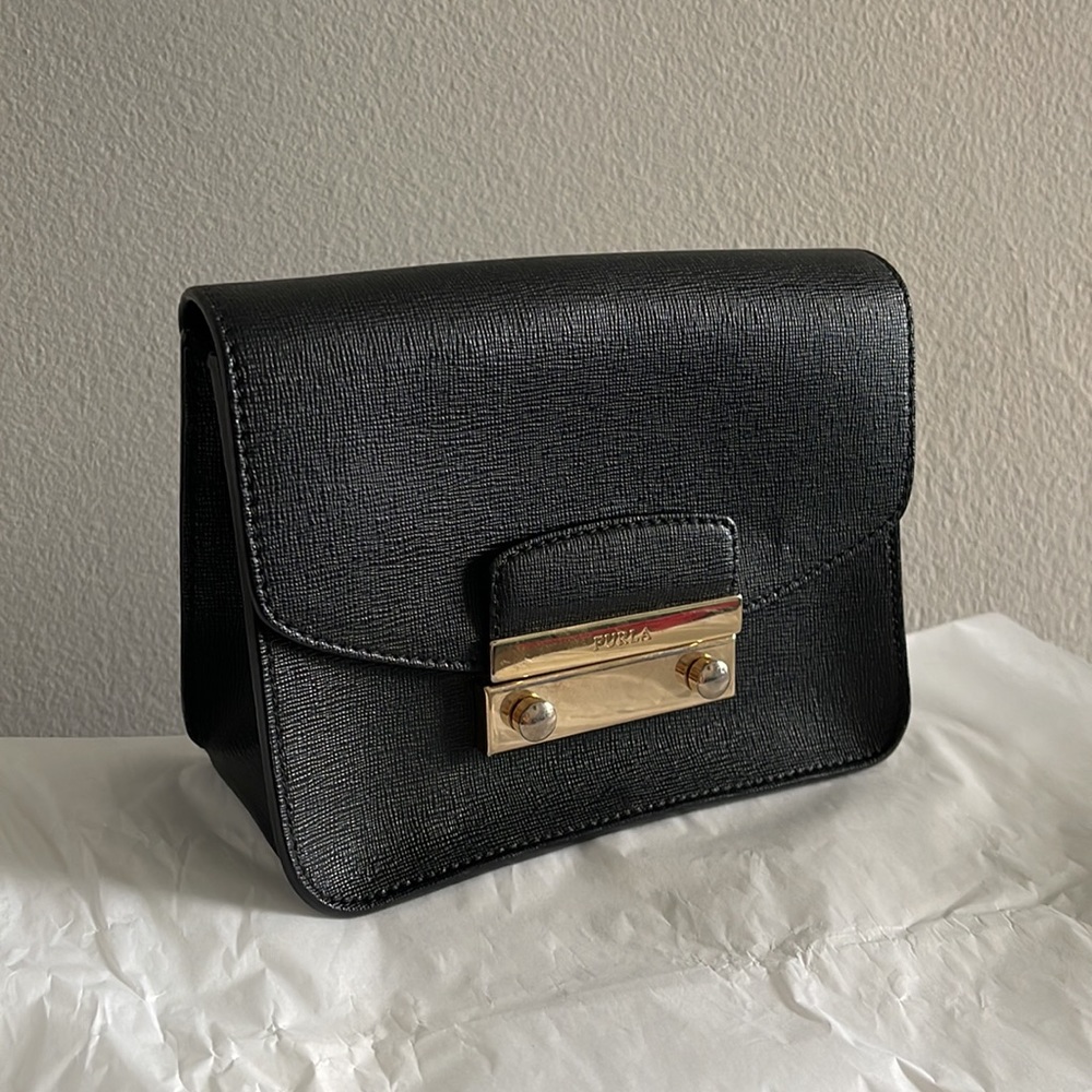 Furla metropolis crossbody bag